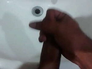 Hot beauty gets screwed